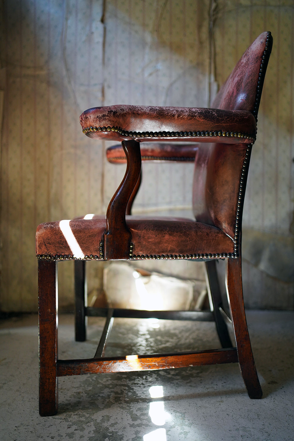 A George III Period Mahogany & Leather Upholstered Open Armchair c.1800