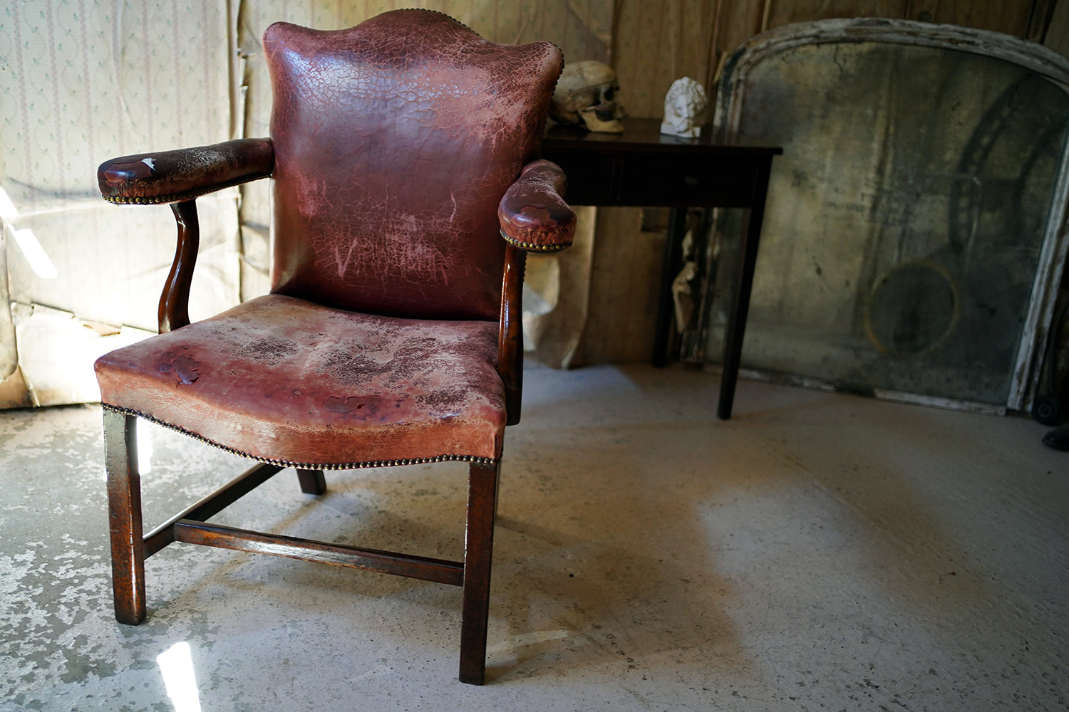 A George III Period Mahogany & Leather Upholstered Open Armchair c.1800