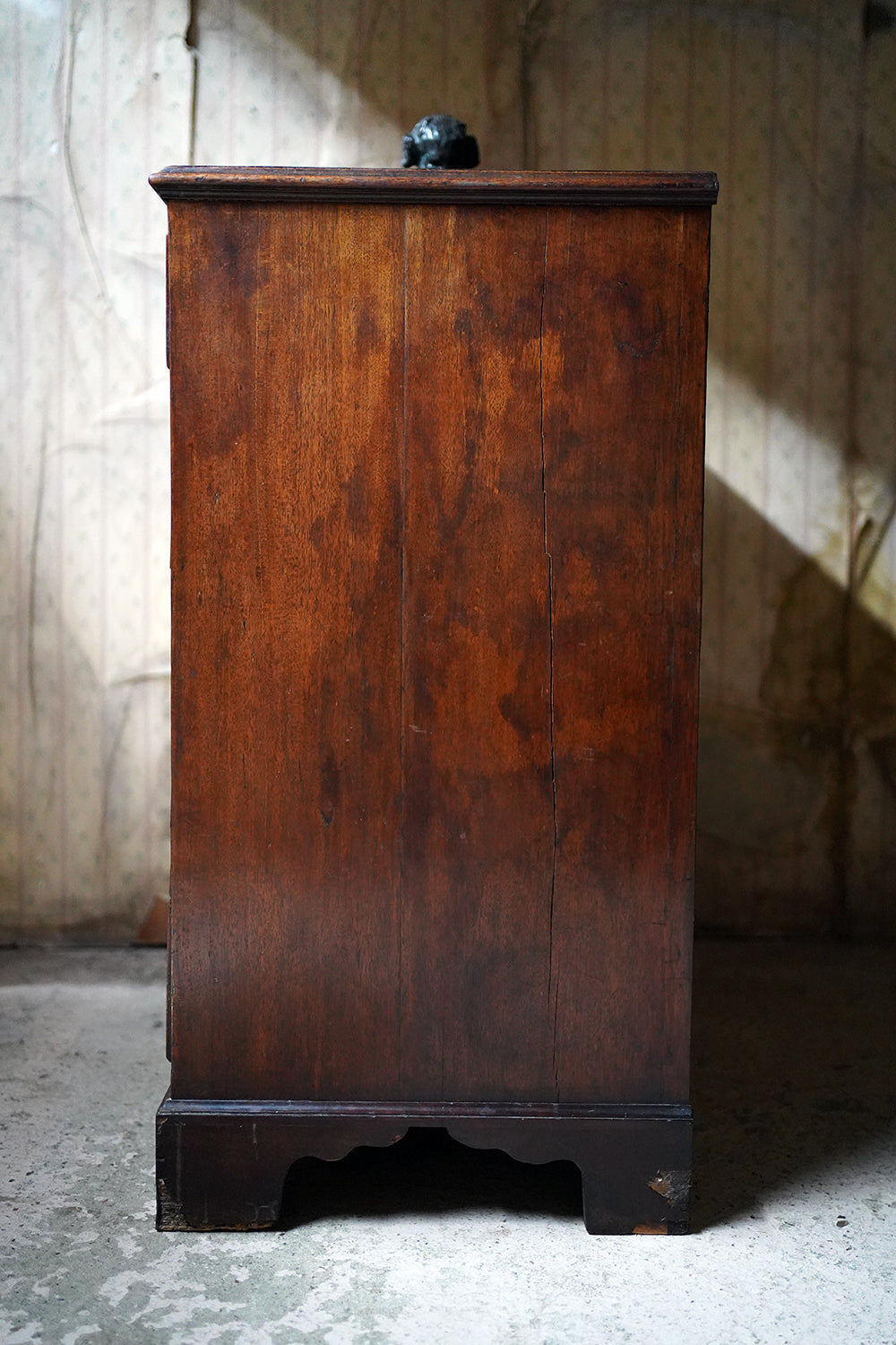 A George III Mahogany Chest of Drawers c.1790