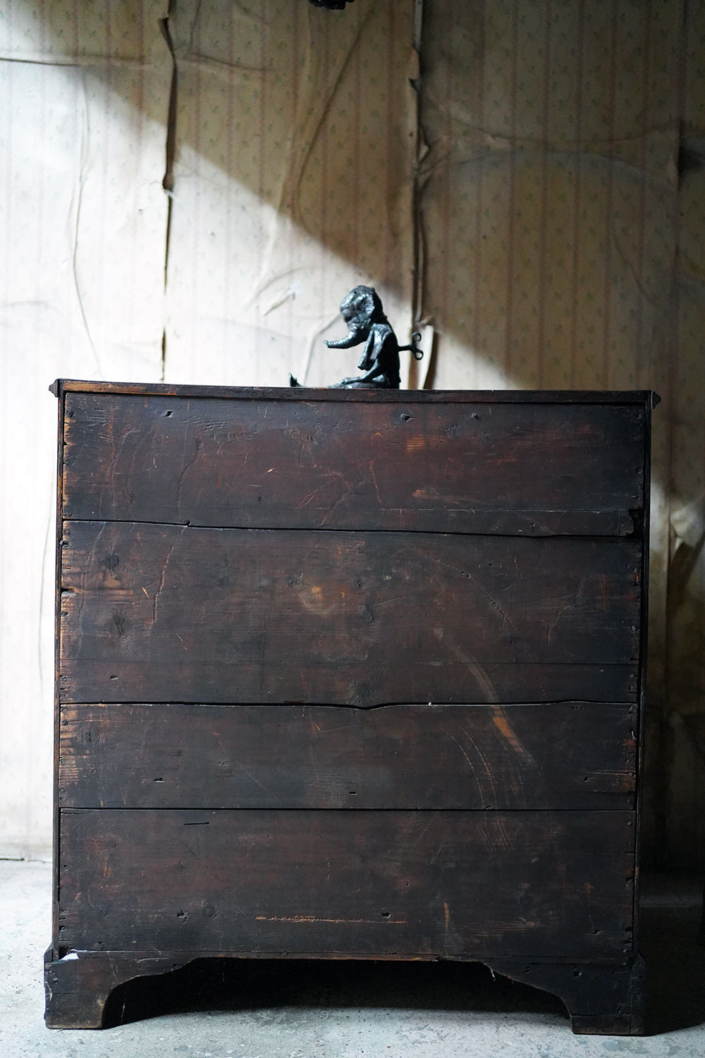 A George III Mahogany Chest of Drawers c.1790