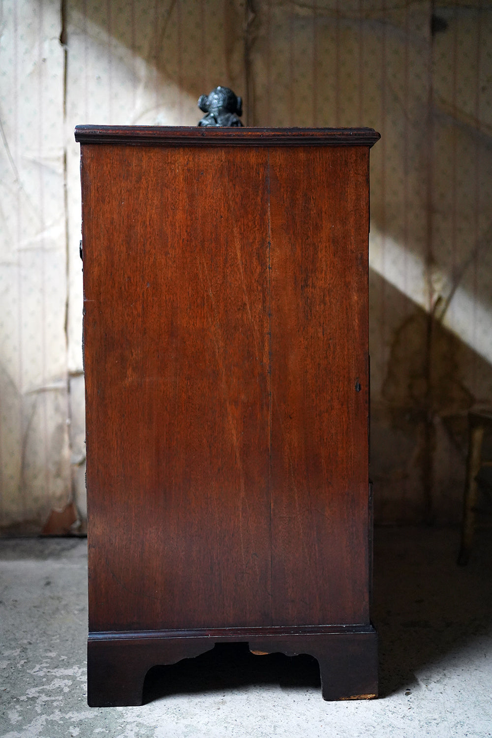 A George III Mahogany Chest of Drawers c.1790