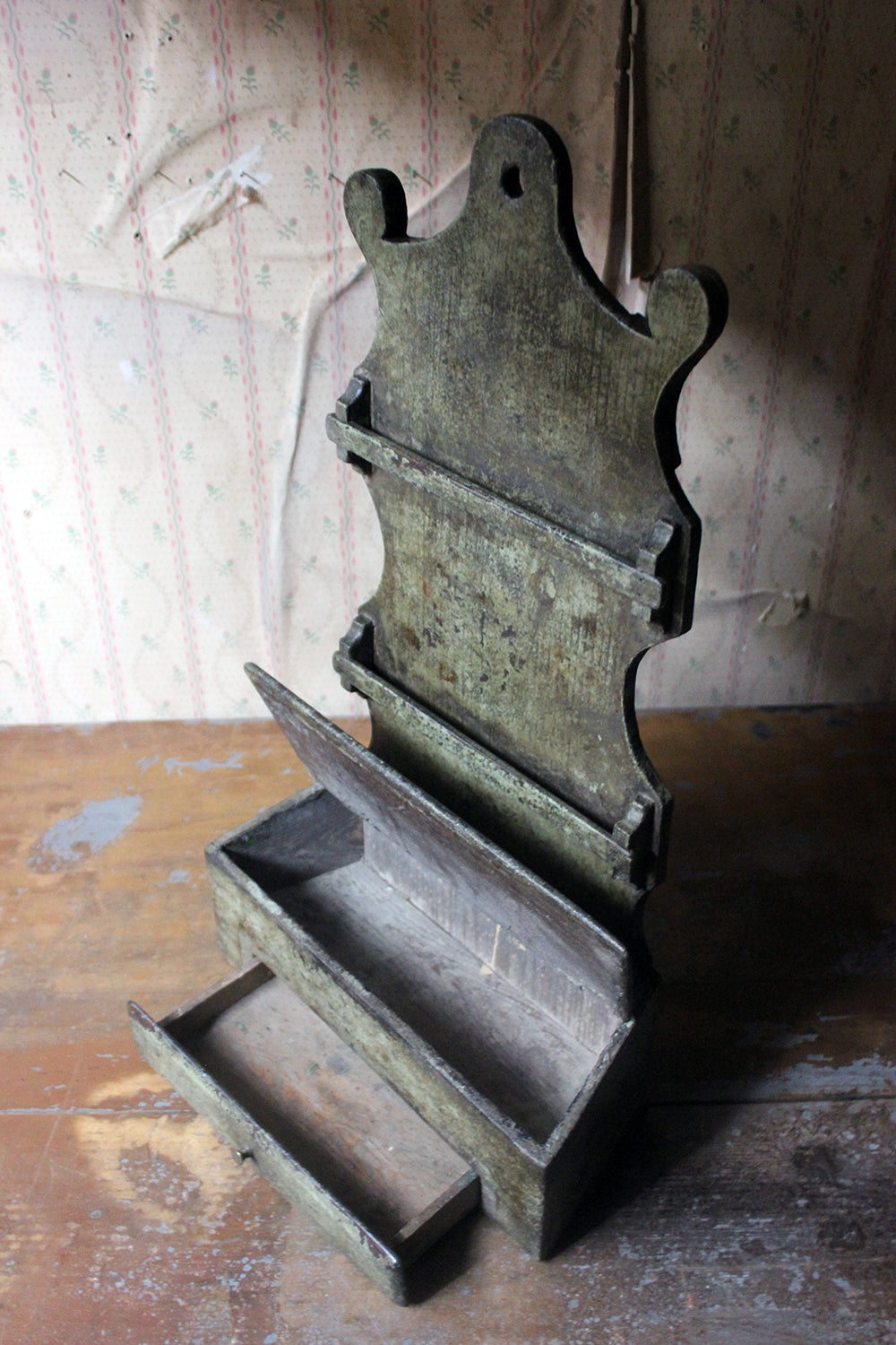 A George III Provincial Painted Oak Farmhouse Spoon Rack c.1780