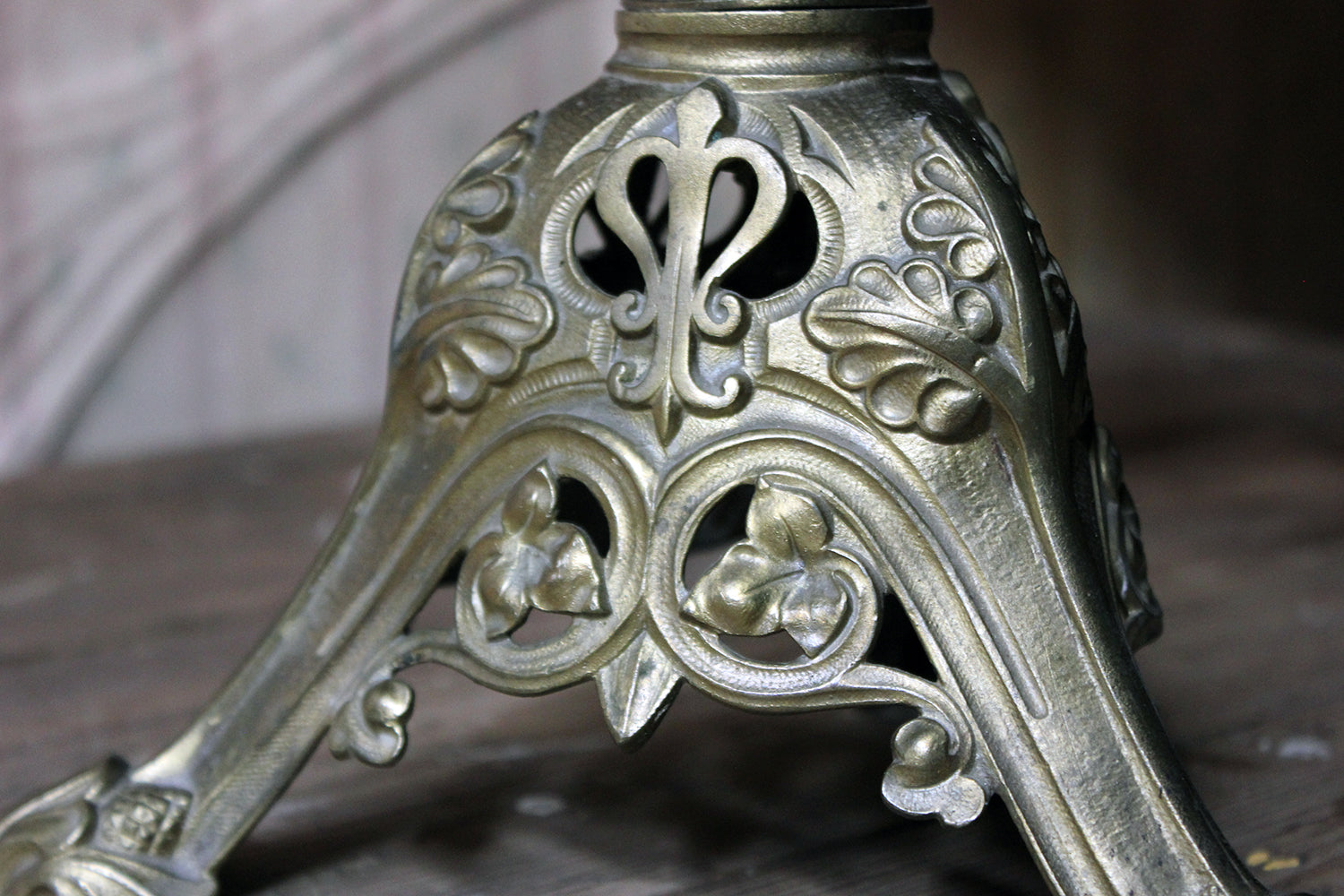 A Beautiful Large Late 19thC Naturalistic Gilt Metal Eight Sconce Candelabra c.1890