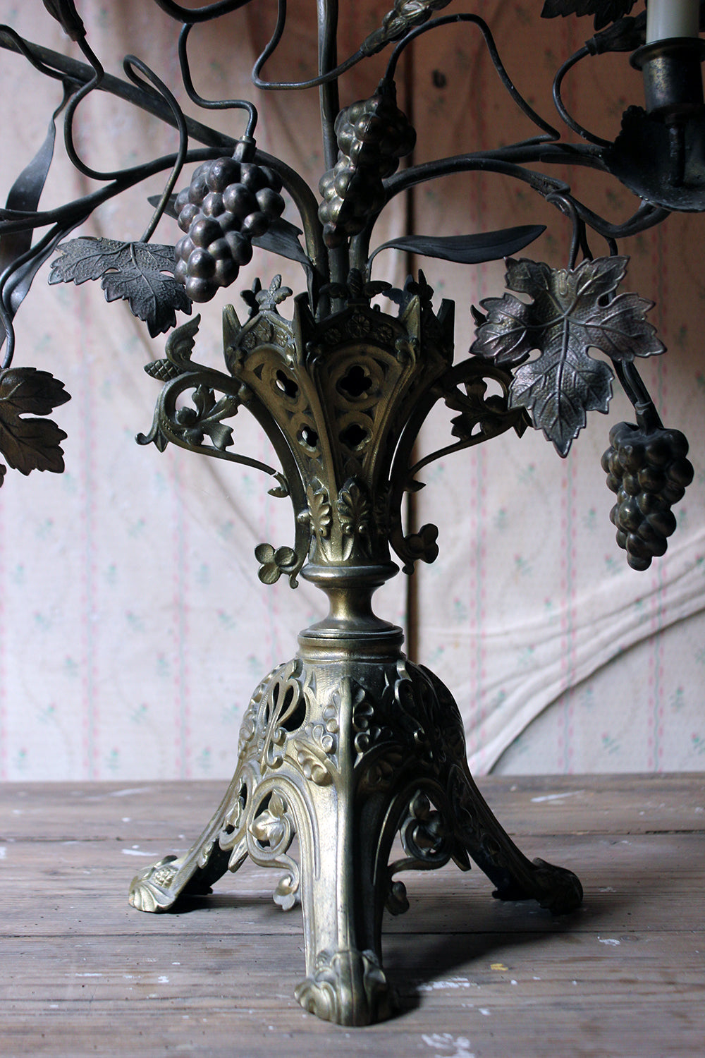 A Beautiful Large Late 19thC Naturalistic Gilt Metal Eight Sconce Candelabra c.1890