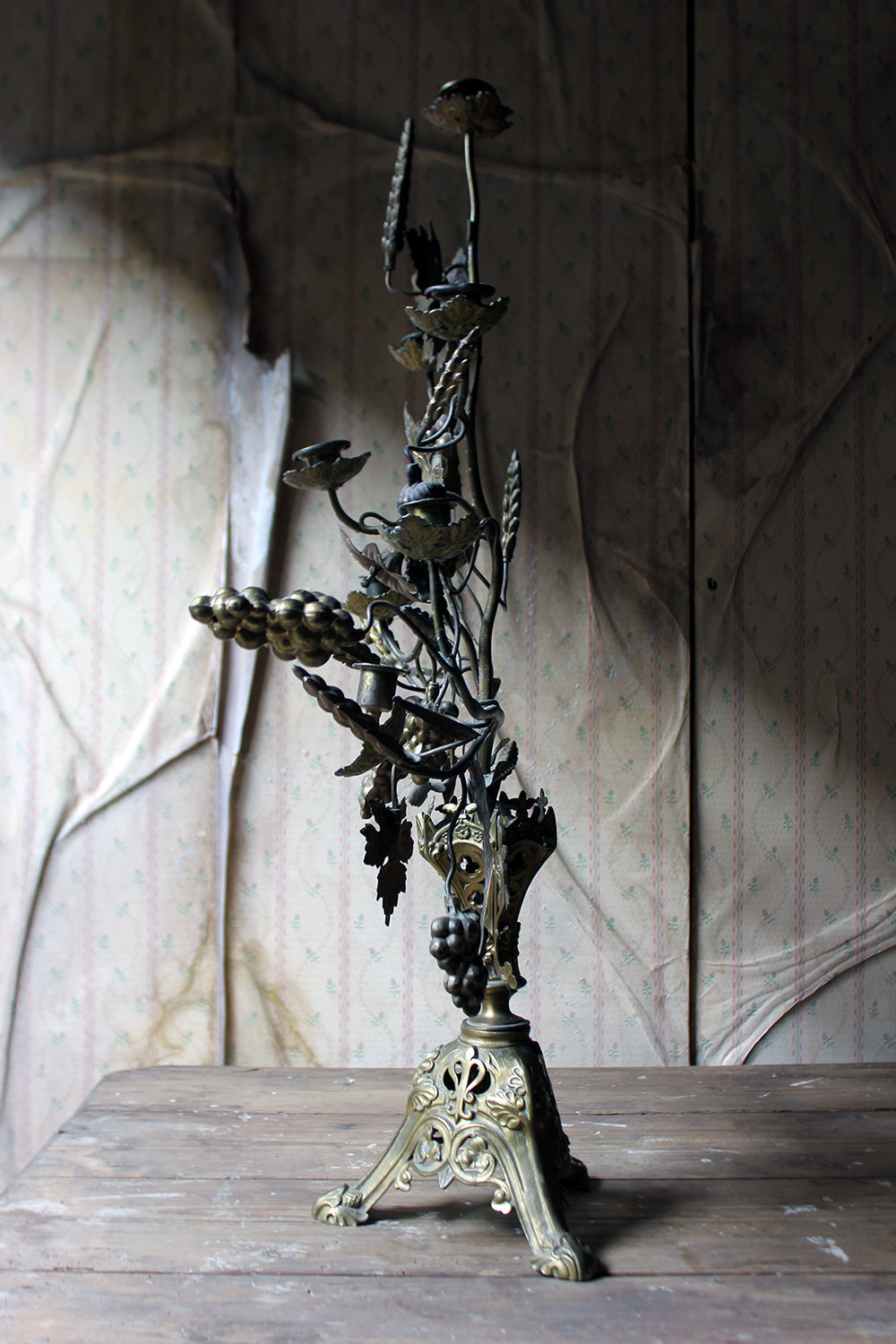 A Beautiful Large Late 19thC Naturalistic Gilt Metal Eight Sconce Candelabra c.1890