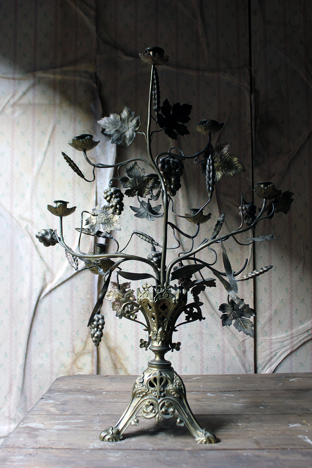 A Beautiful Large Late 19thC Naturalistic Gilt Metal Eight Sconce Candelabra c.1890