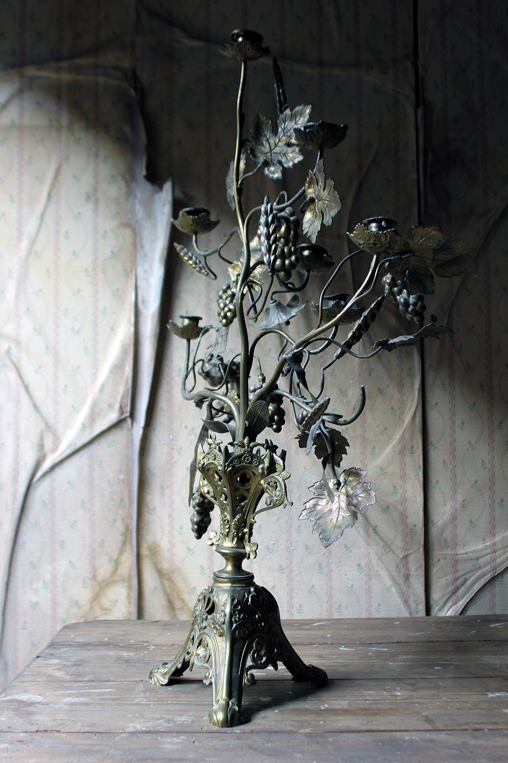 A Beautiful Large Late 19thC Naturalistic Gilt Metal Eight Sconce Candelabra c.1890