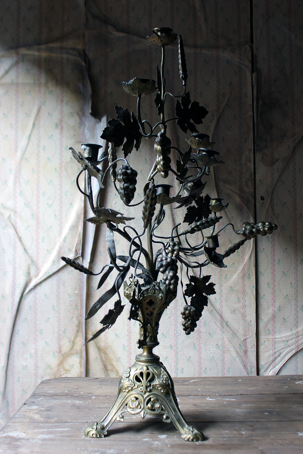 A Beautiful Large Late 19thC Naturalistic Gilt Metal Eight Sconce Candelabra c.1890