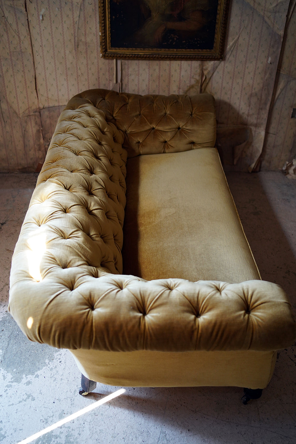 A Gold Velvet Button-Back Upholstered Victorian Chesterfield Sofa c.1880