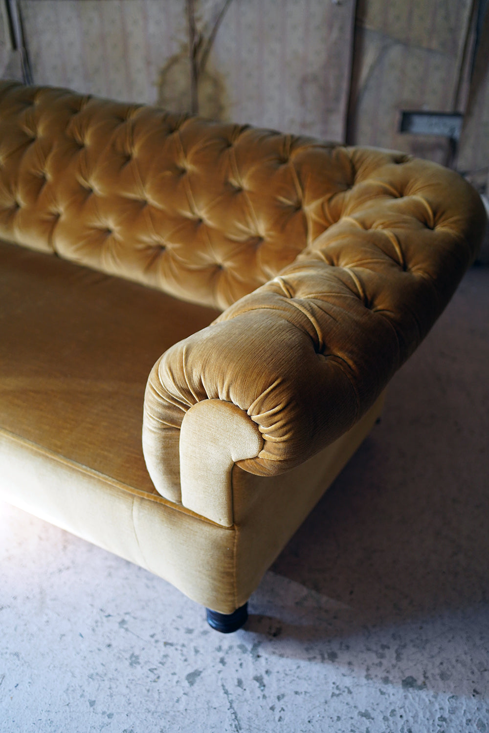 A Gold Velvet Button-Back Upholstered Victorian Chesterfield Sofa c.1880