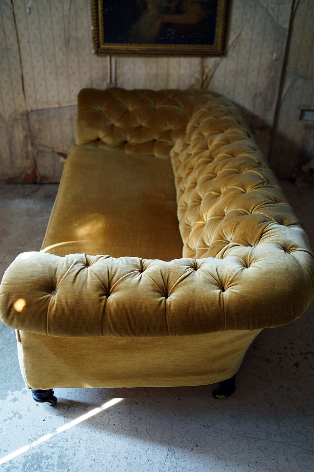A Gold Velvet Button-Back Upholstered Victorian Chesterfield Sofa c.1880