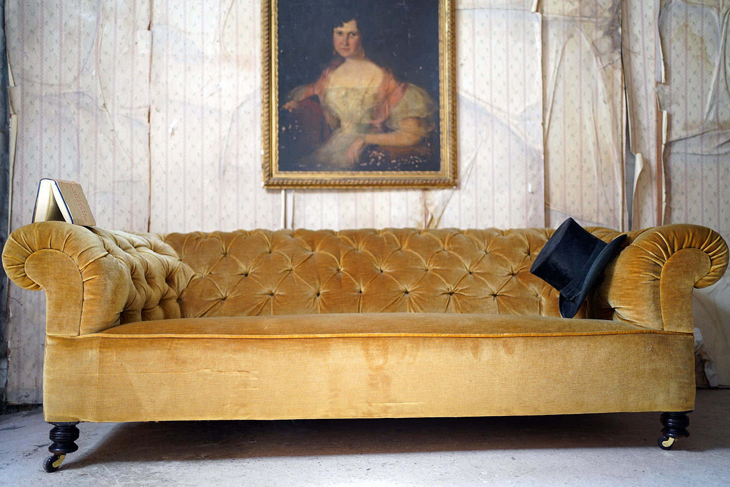 A Gold Velvet Button-Back Upholstered Victorian Chesterfield Sofa c.1880