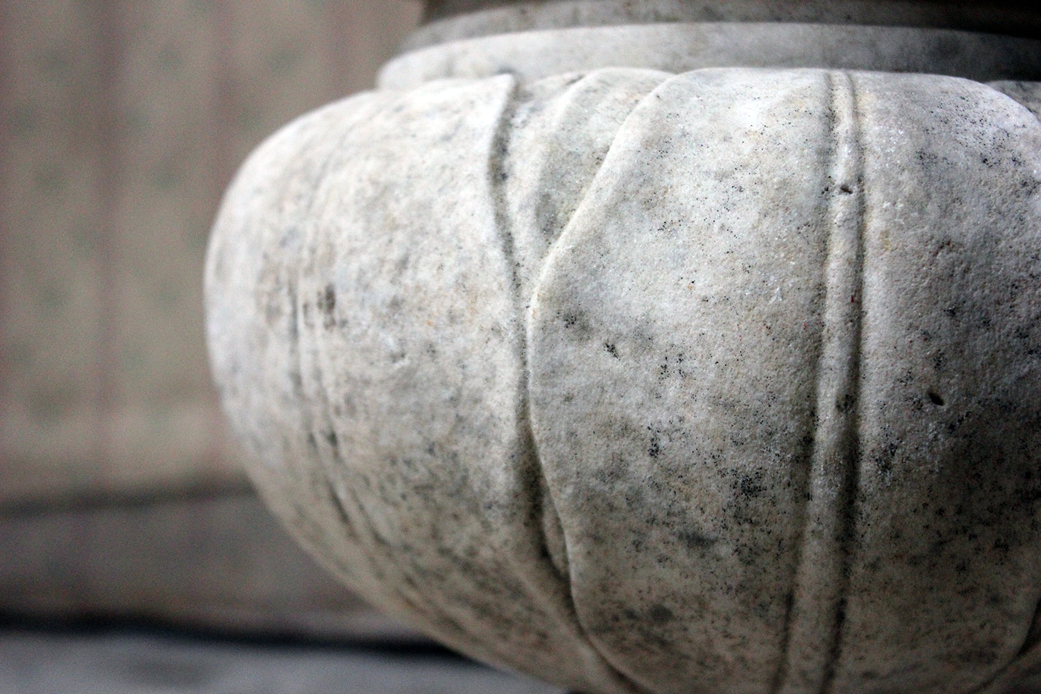 A Fine Group Of Four Early 20thC Neoclassical Revival White Marble Urns c.1900-25