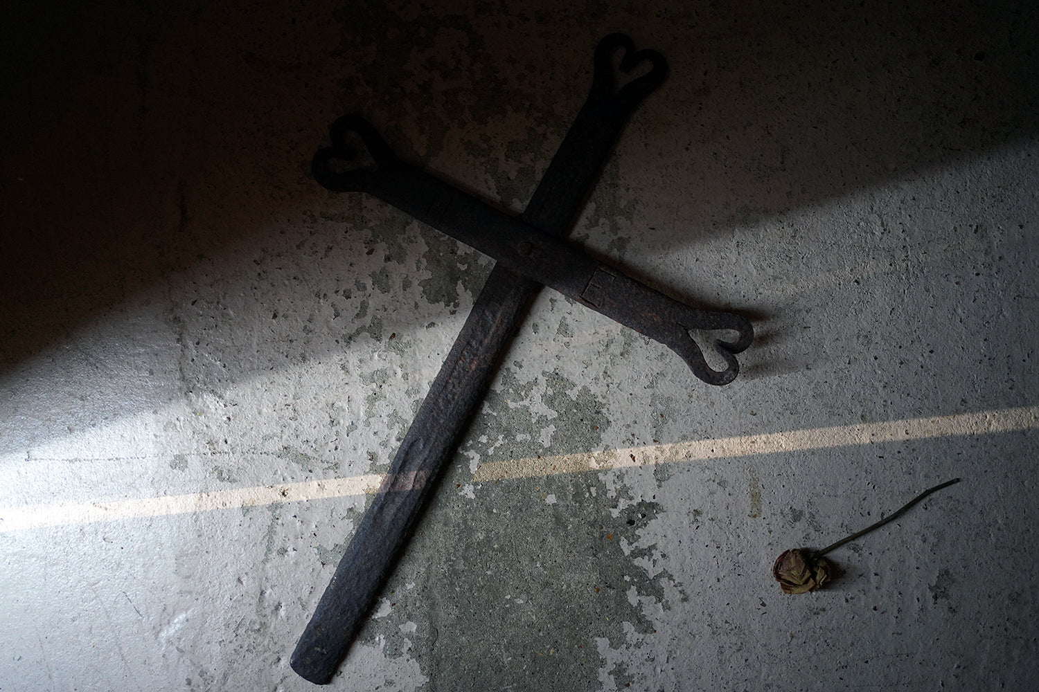 A 19thC Irish Blacksmith Forged Wrought Iron Cross