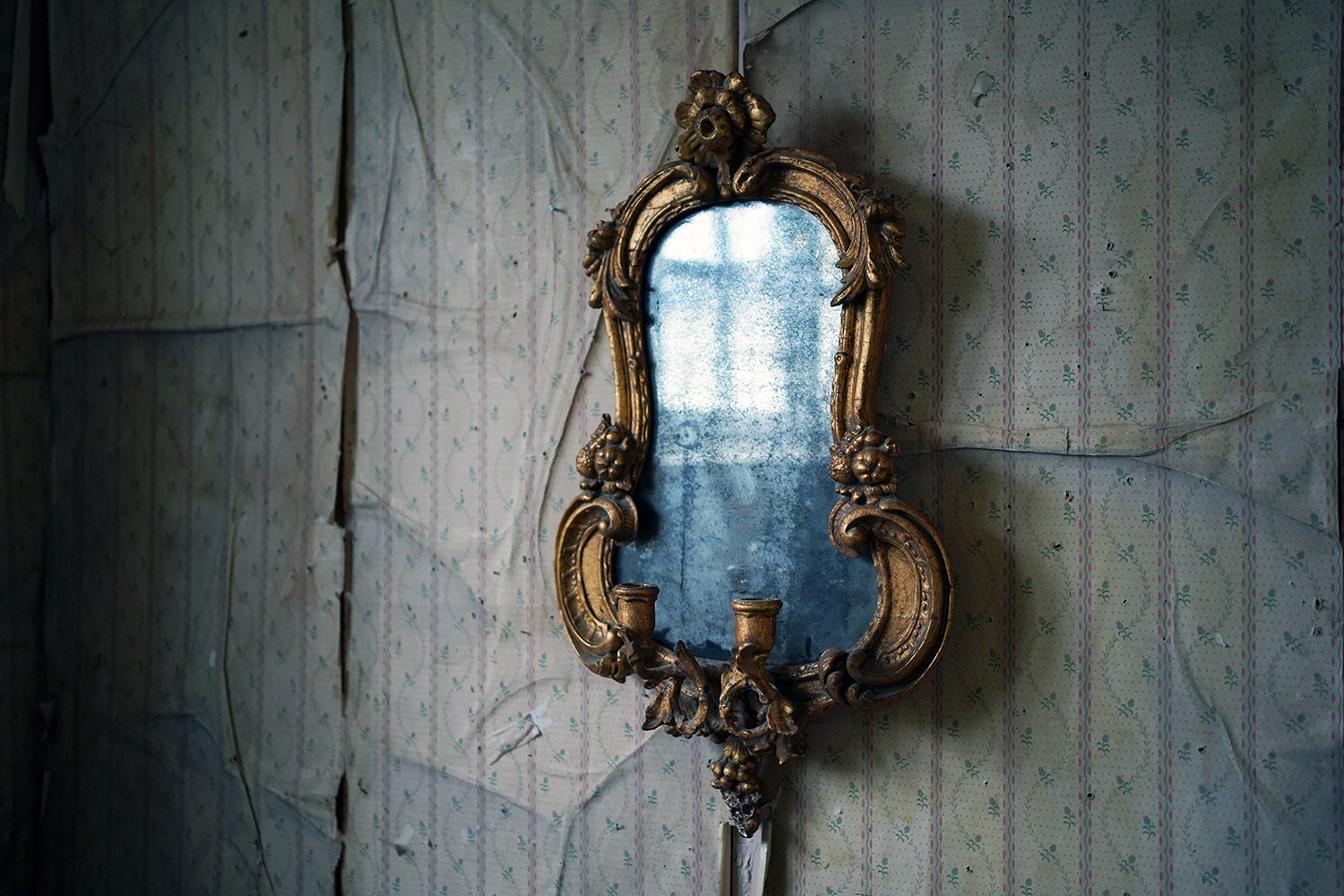 A 19thC Italian Gilt Gesso Girandole Mirror c.1870