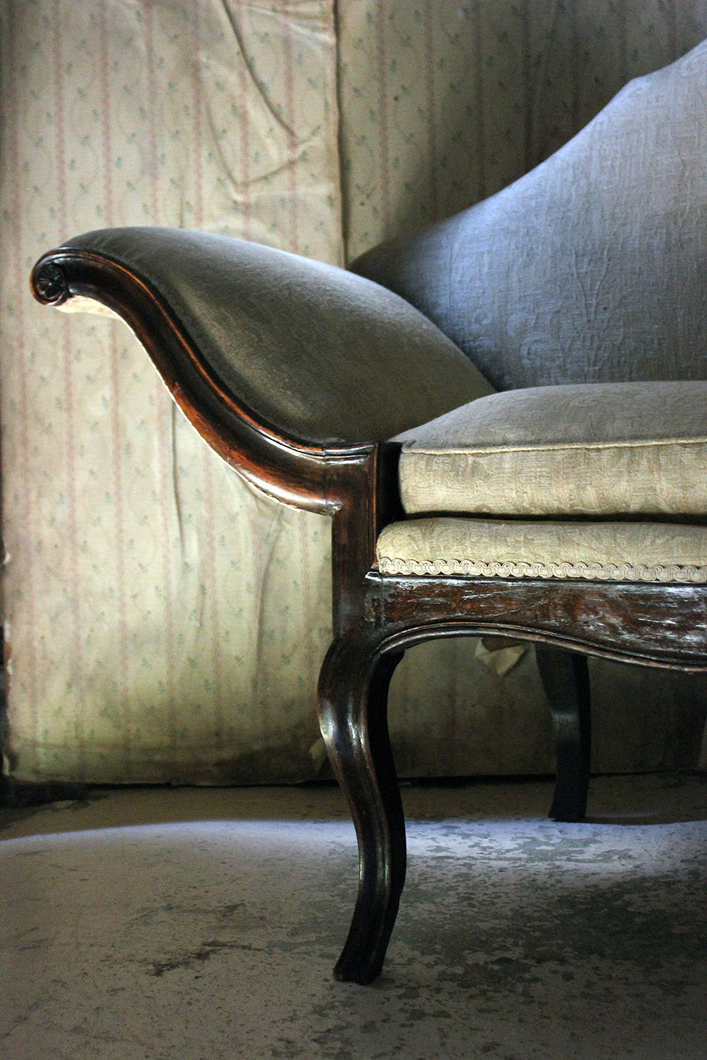 A 19thC Italian Stained Beech Gondola Settee
