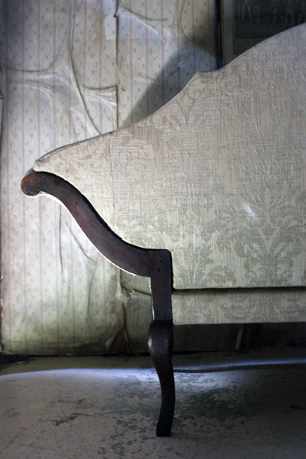 A 19thC Italian Stained Beech Gondola Settee