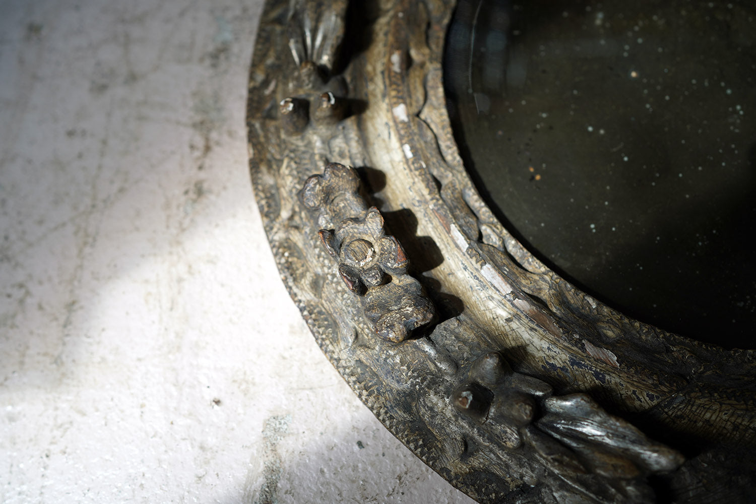 A 19thC Italian Carved Wood & Gesso Oval Wall Mirror c.1880-1900