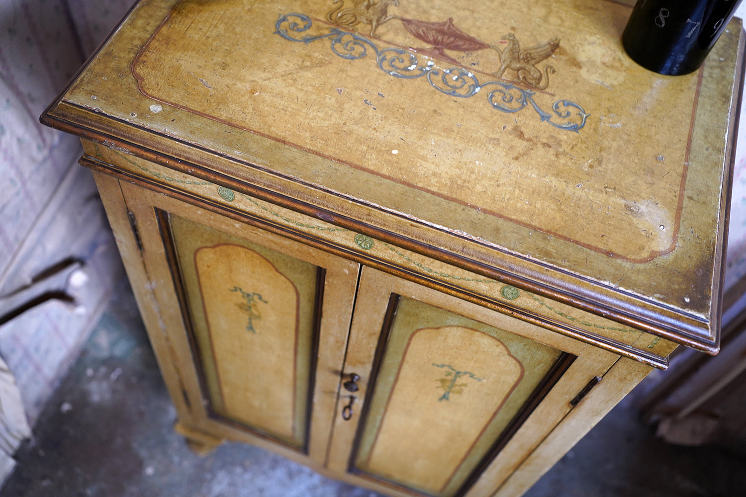 A Early/Mid 20thC Italian Painted Pine Neoclassical Revival Pedestal Cabinet