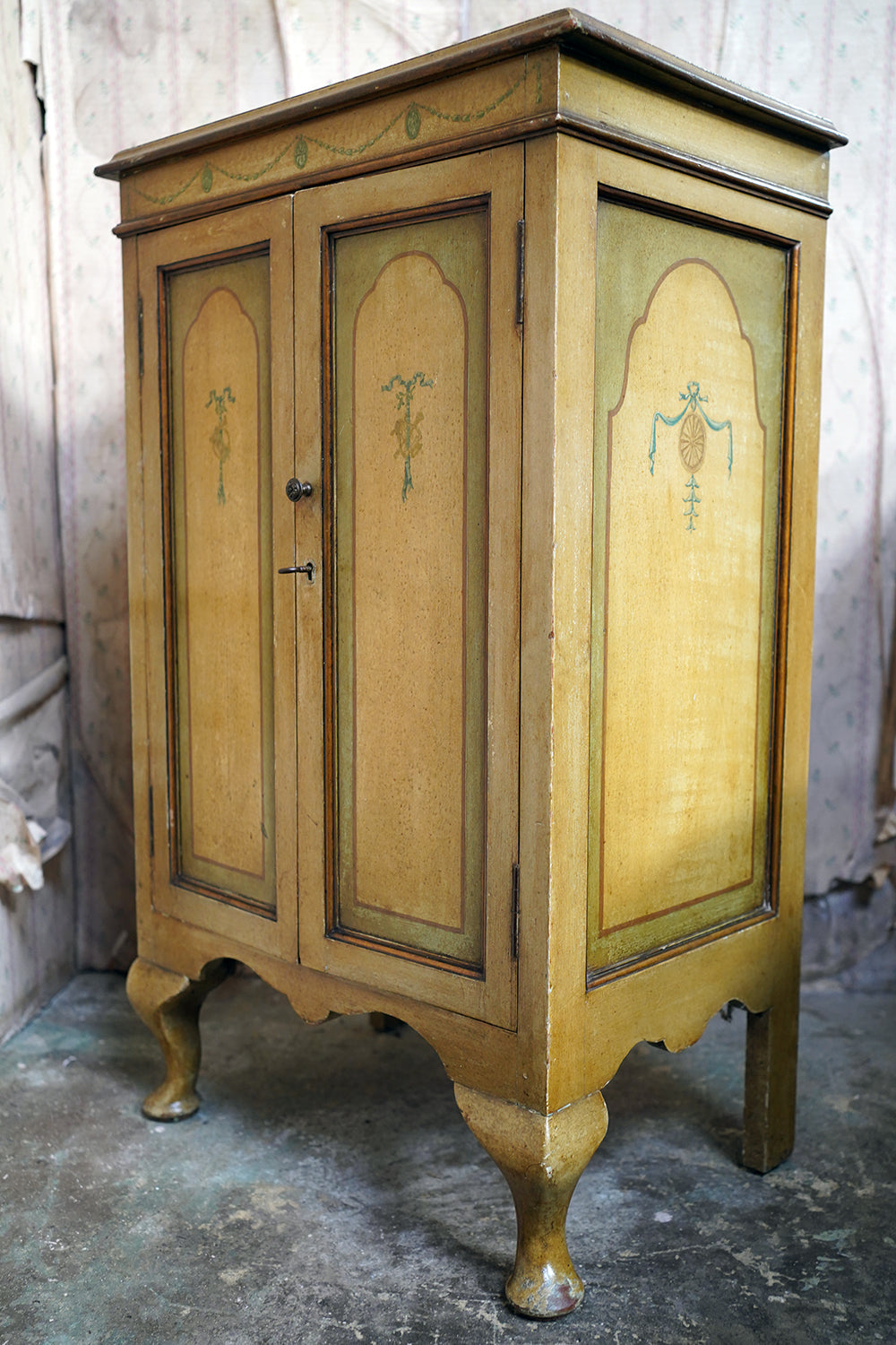 A Early/Mid 20thC Italian Painted Pine Neoclassical Revival Pedestal Cabinet