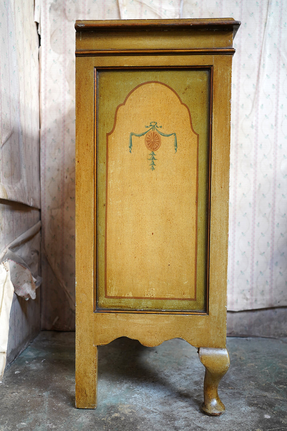A Early/Mid 20thC Italian Painted Pine Neoclassical Revival Pedestal Cabinet