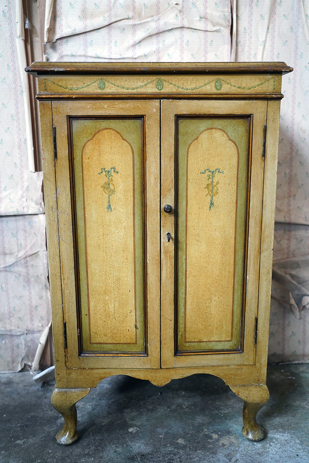 A Early/Mid 20thC Italian Painted Pine Neoclassical Revival Pedestal Cabinet