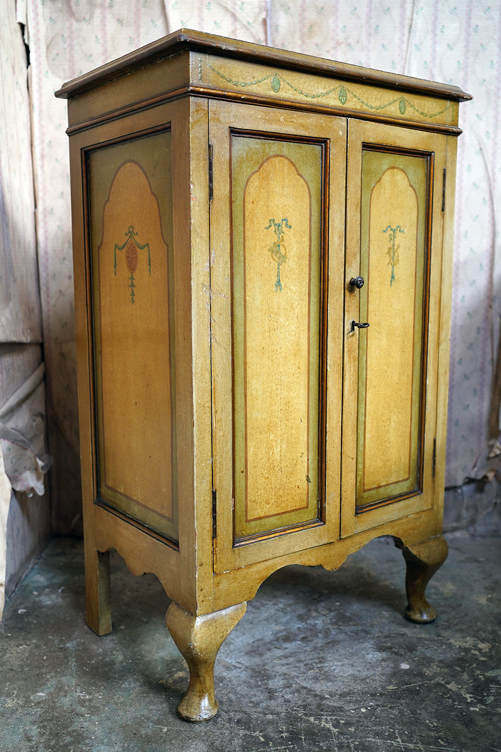 A Early/Mid 20thC Italian Painted Pine Neoclassical Revival Pedestal Cabinet