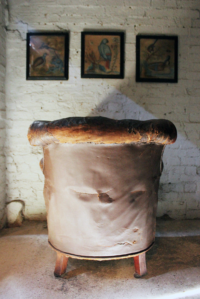A Good Late 19thC Button-Back Leather Armchair c.1900