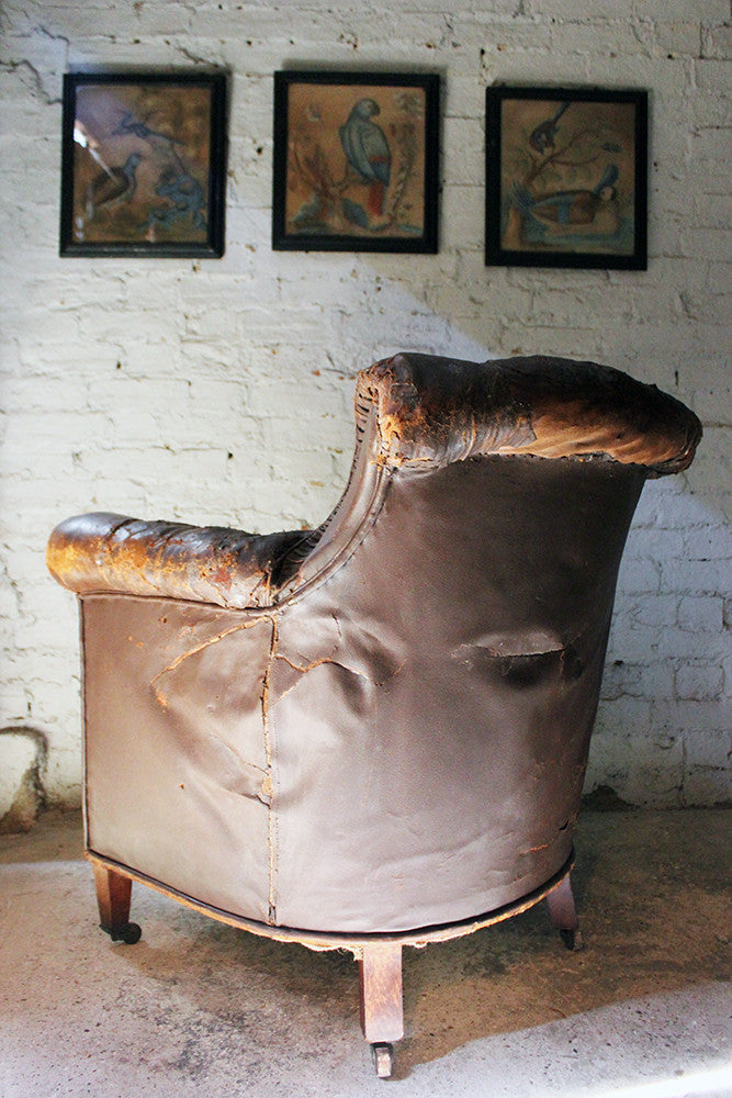 A Good Late 19thC Button-Back Leather Armchair c.1900