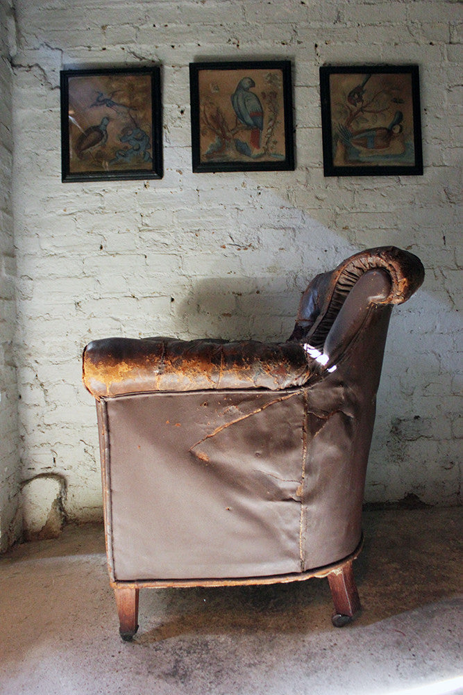 A Good Late 19thC Button-Back Leather Armchair c.1900