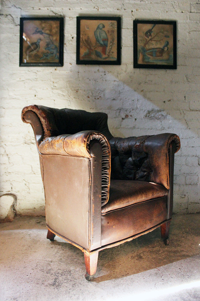 A Good Late 19thC Button-Back Leather Armchair c.1900