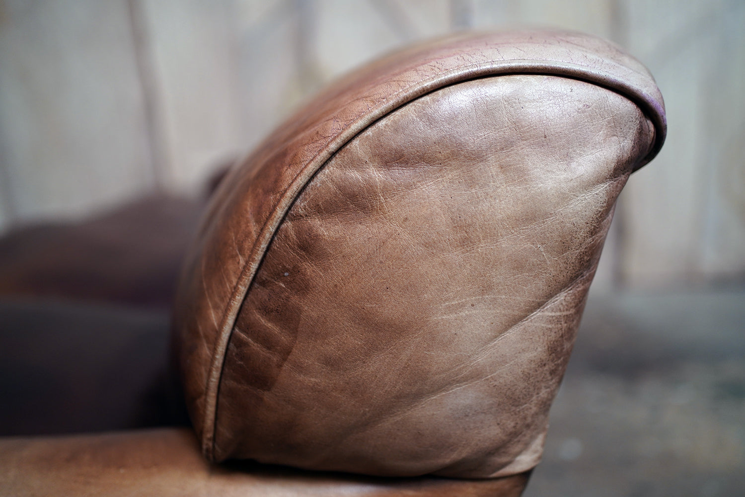 A Good Late 20thC Tan Leather Upholstered Sofa in the Manner of Howard & Sons