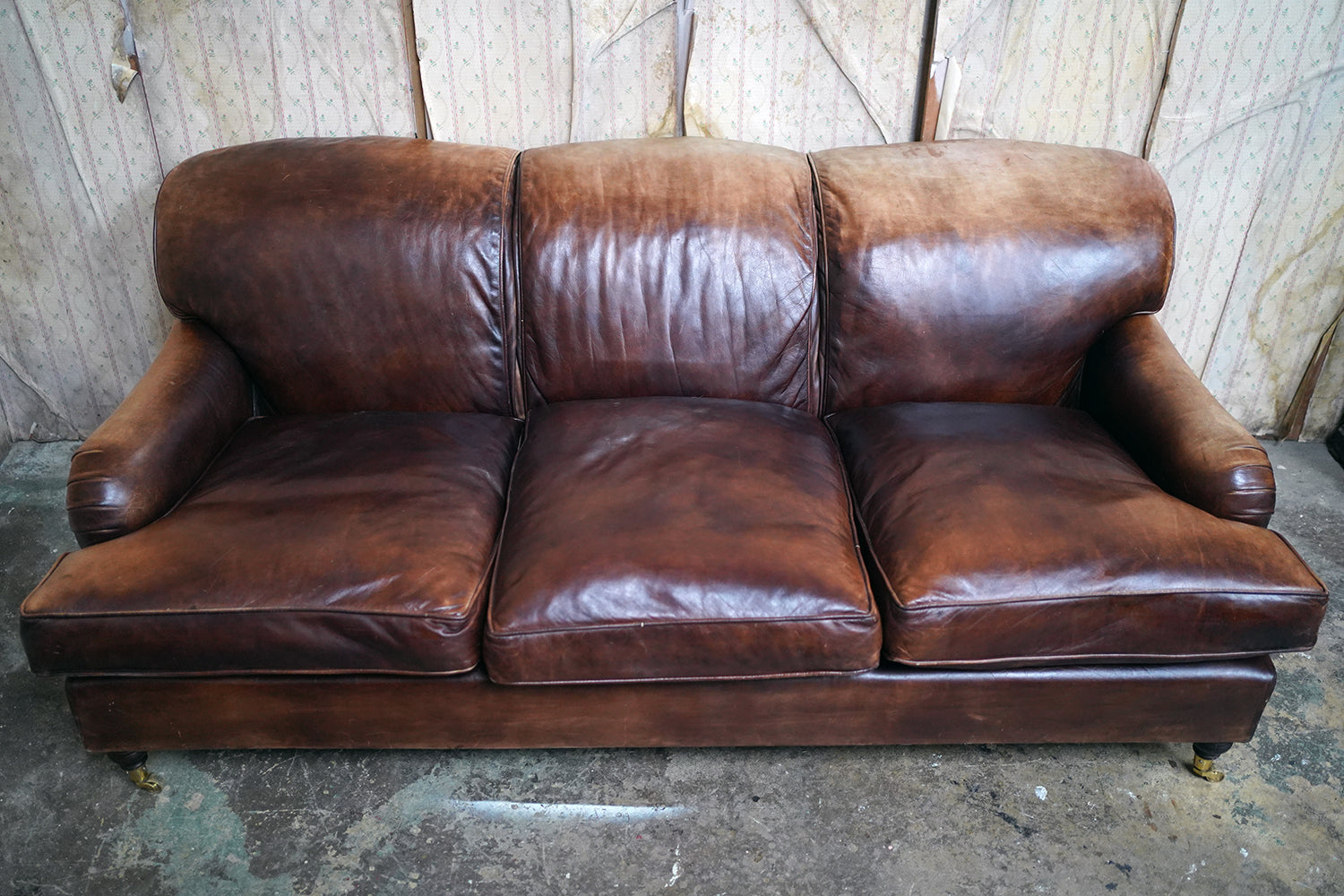 A Good Late 20thC Tan Leather Upholstered Sofa in the Manner of Howard & Sons