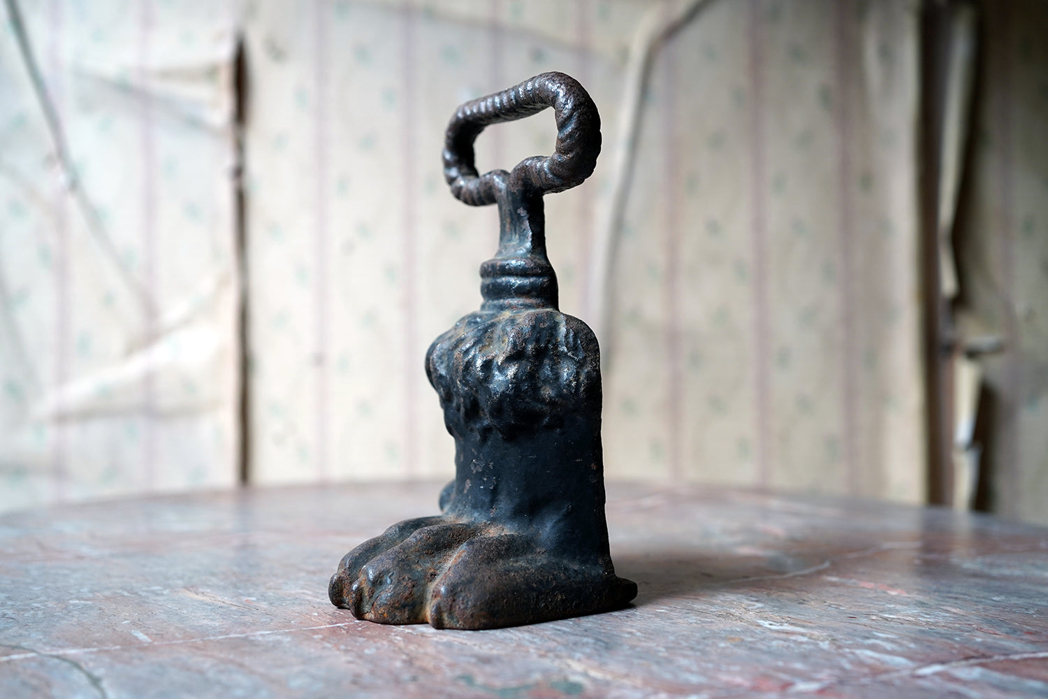 A Good 19thC Lions Paw Cast Iron Doorstop c.1820-40