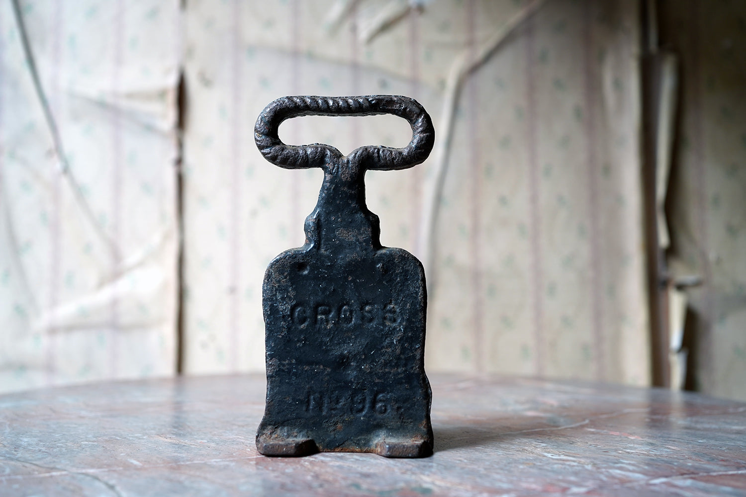 A Good 19thC Lions Paw Cast Iron Doorstop c.1820-40