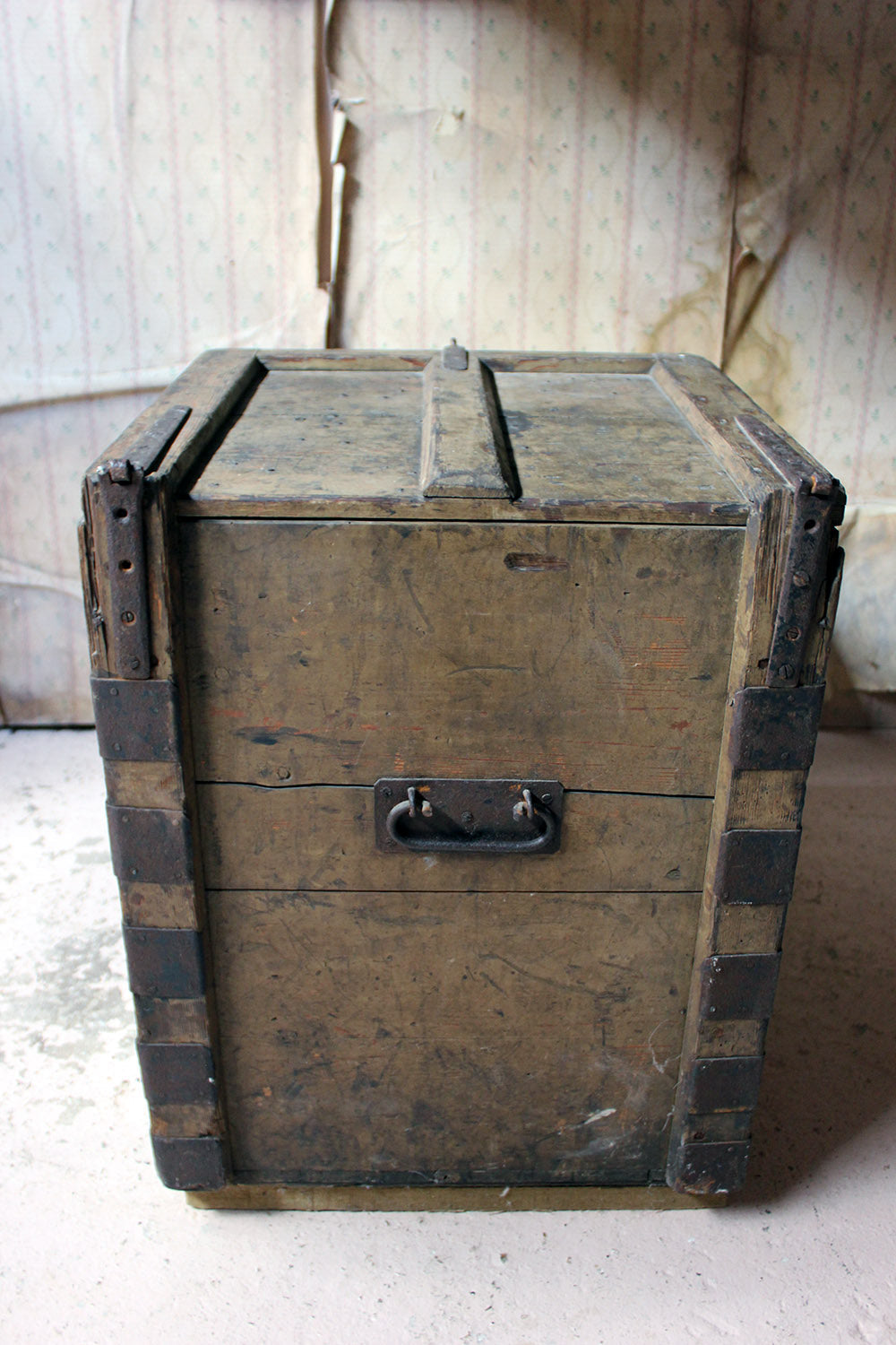 A 19thC Painted Pine Estate Made Trunk; Lord Hindlip, Hindlip Hall, Worcester, England