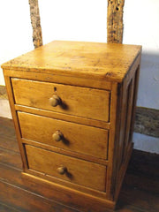 A Compact Victorian Antique Country Pine Chest of Drawers