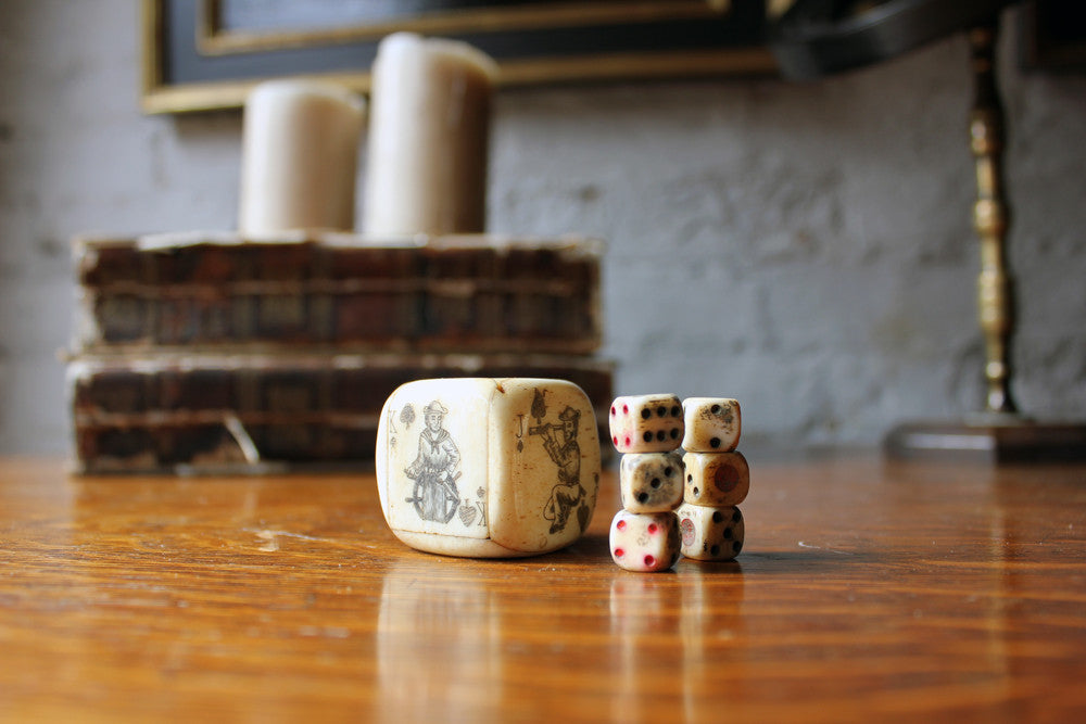 A Fine c.1880 Carved Bone Scrimshaw Sailors Dice Holder & Dice