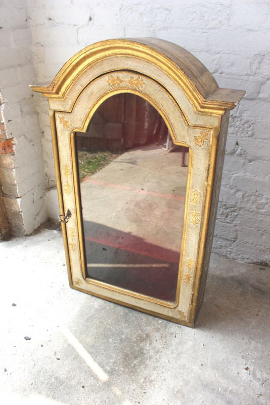 A Decorative Mid 20thC Italian Gilt Style Wall Display Cabinet