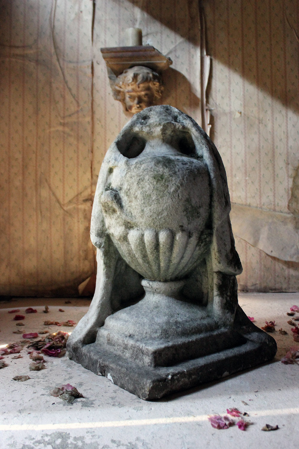 A Carved White Marble George III Period Funerary Urn c.1800