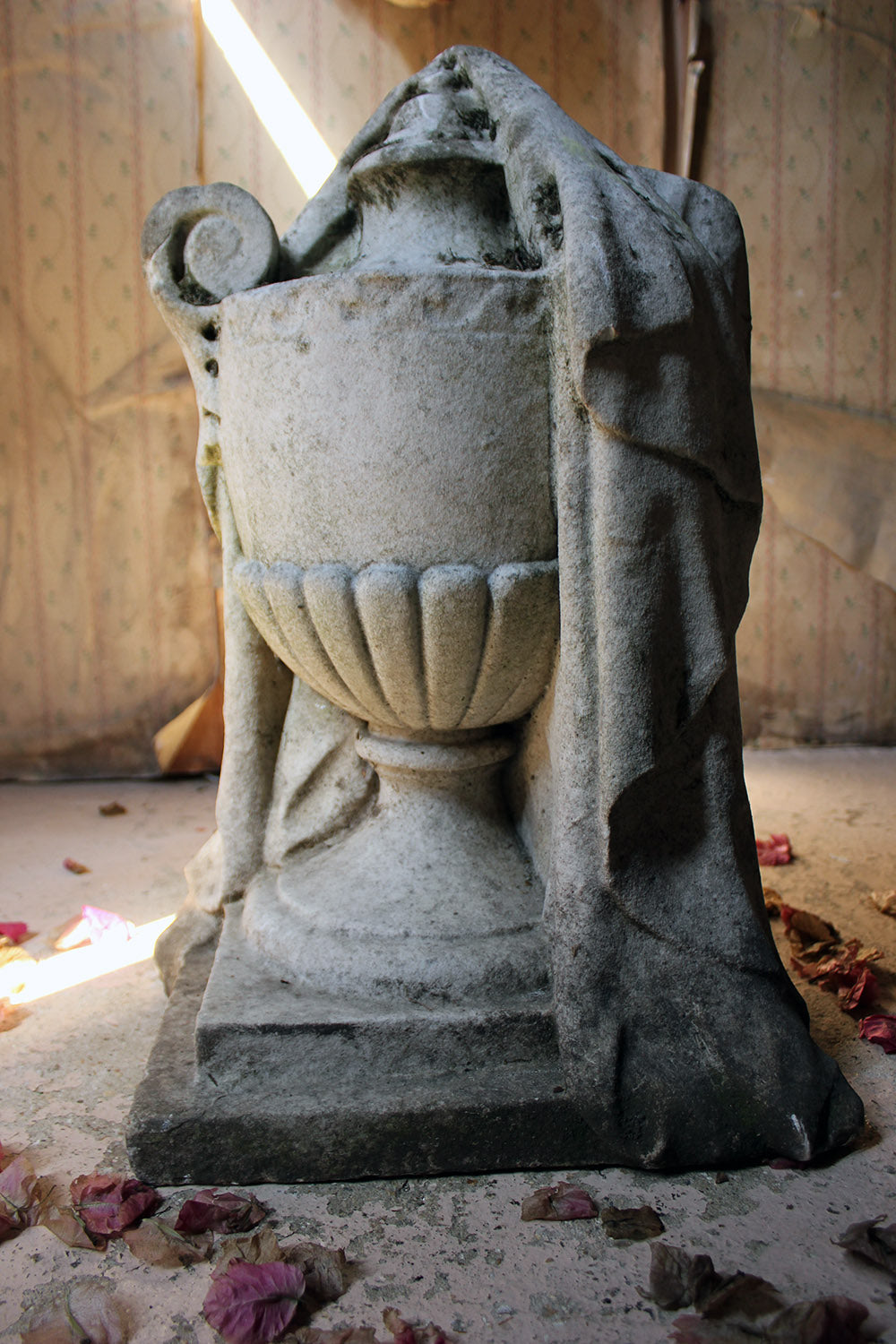 A Carved White Marble George III Period Funerary Urn c.1820