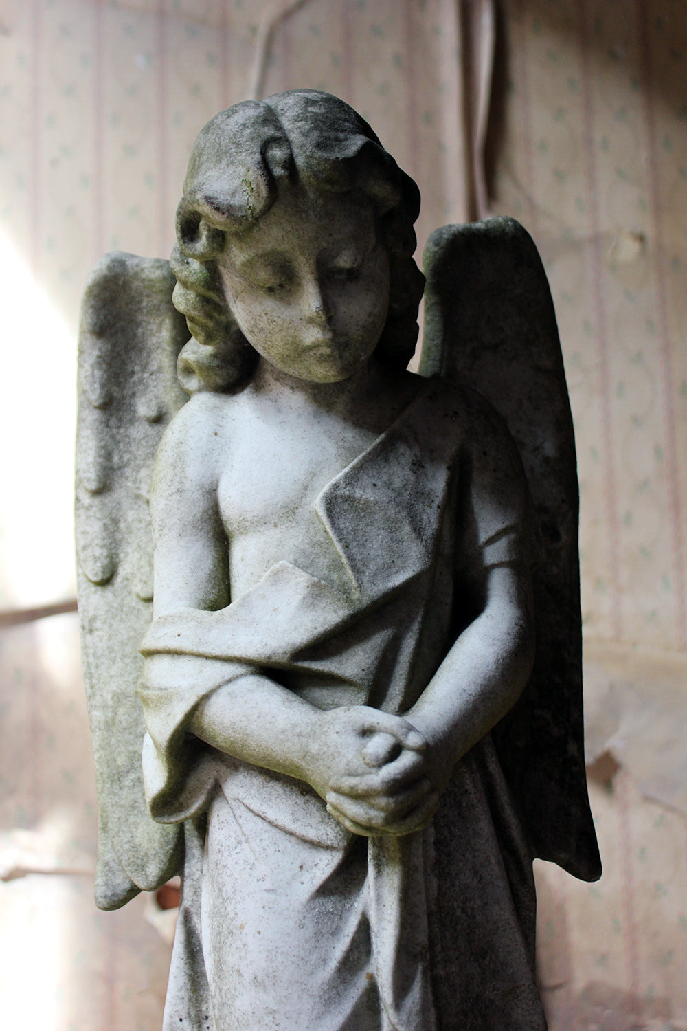 A Finely Carved 19thC White Marble Graveyard Monument of An Angel c.1870