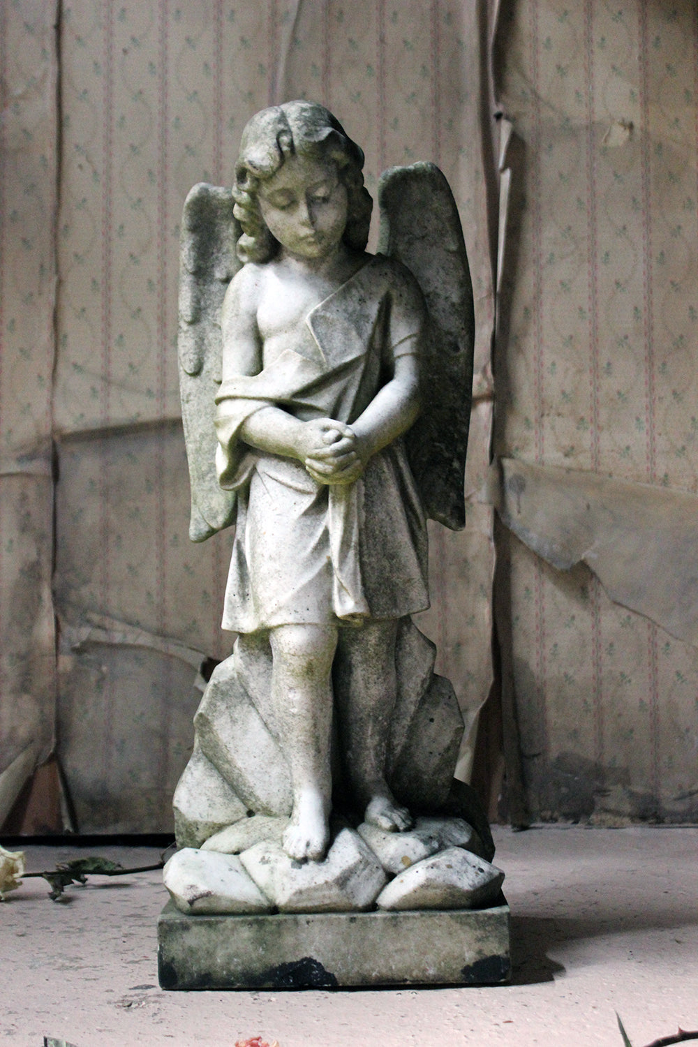 A Finely Carved 19thC White Marble Graveyard Monument of An Angel c.1870