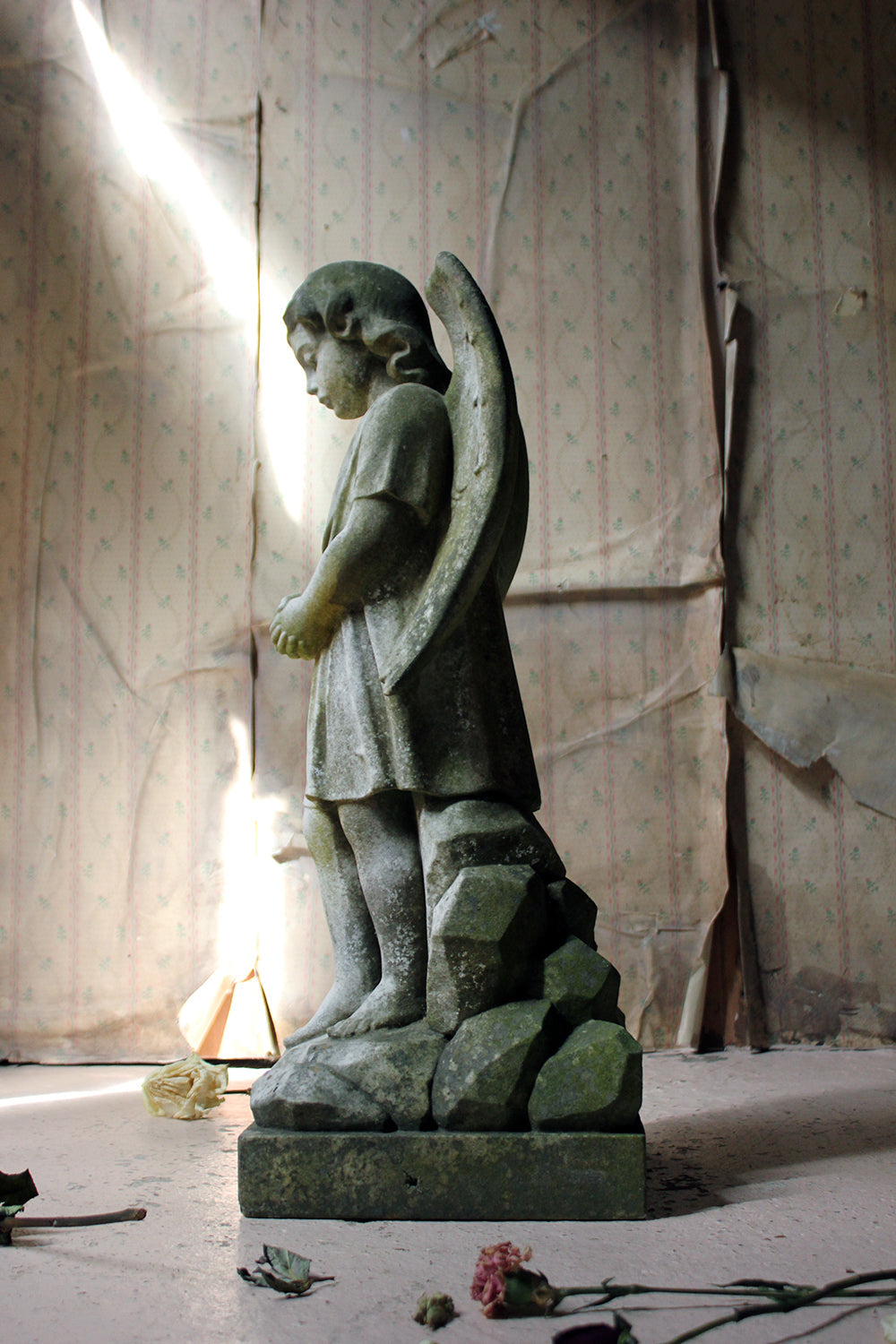 A Finely Carved 19thC White Marble Graveyard Monument of An Angel c.1870