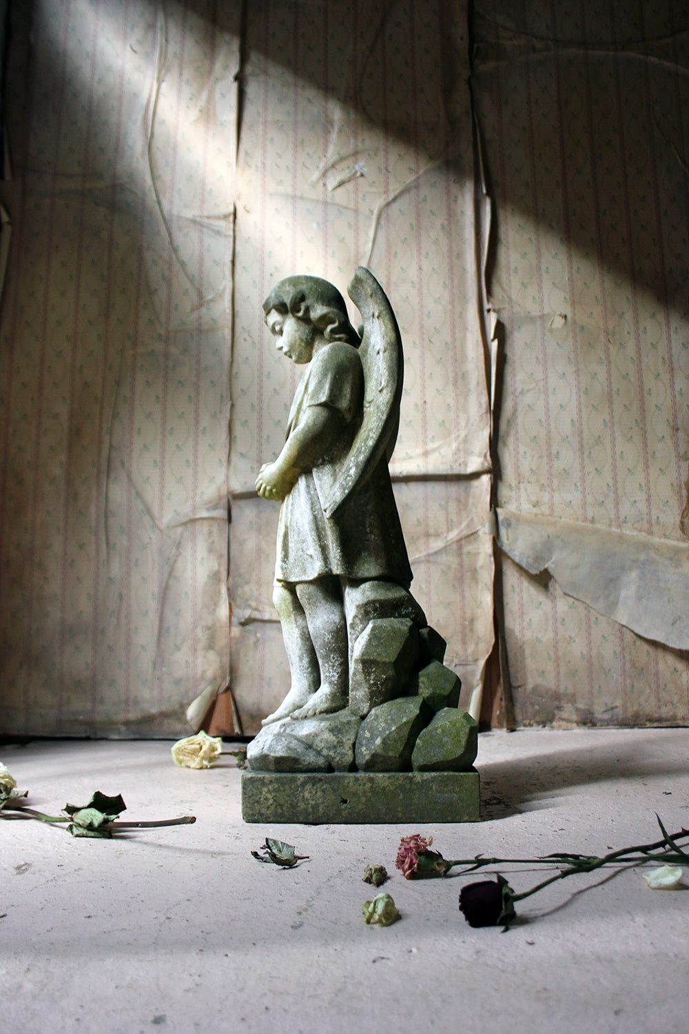 A Finely Carved 19thC White Marble Graveyard Monument of An Angel c.1870