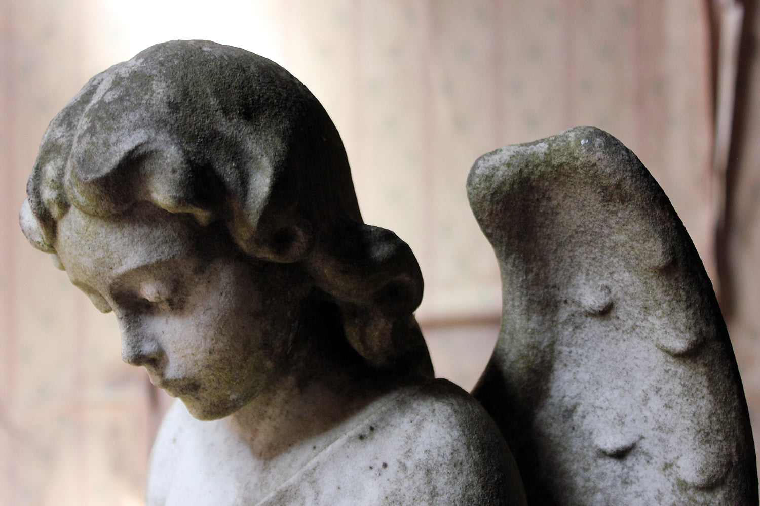 A Finely Carved 19thC White Marble Graveyard Monument of An Angel c.1870