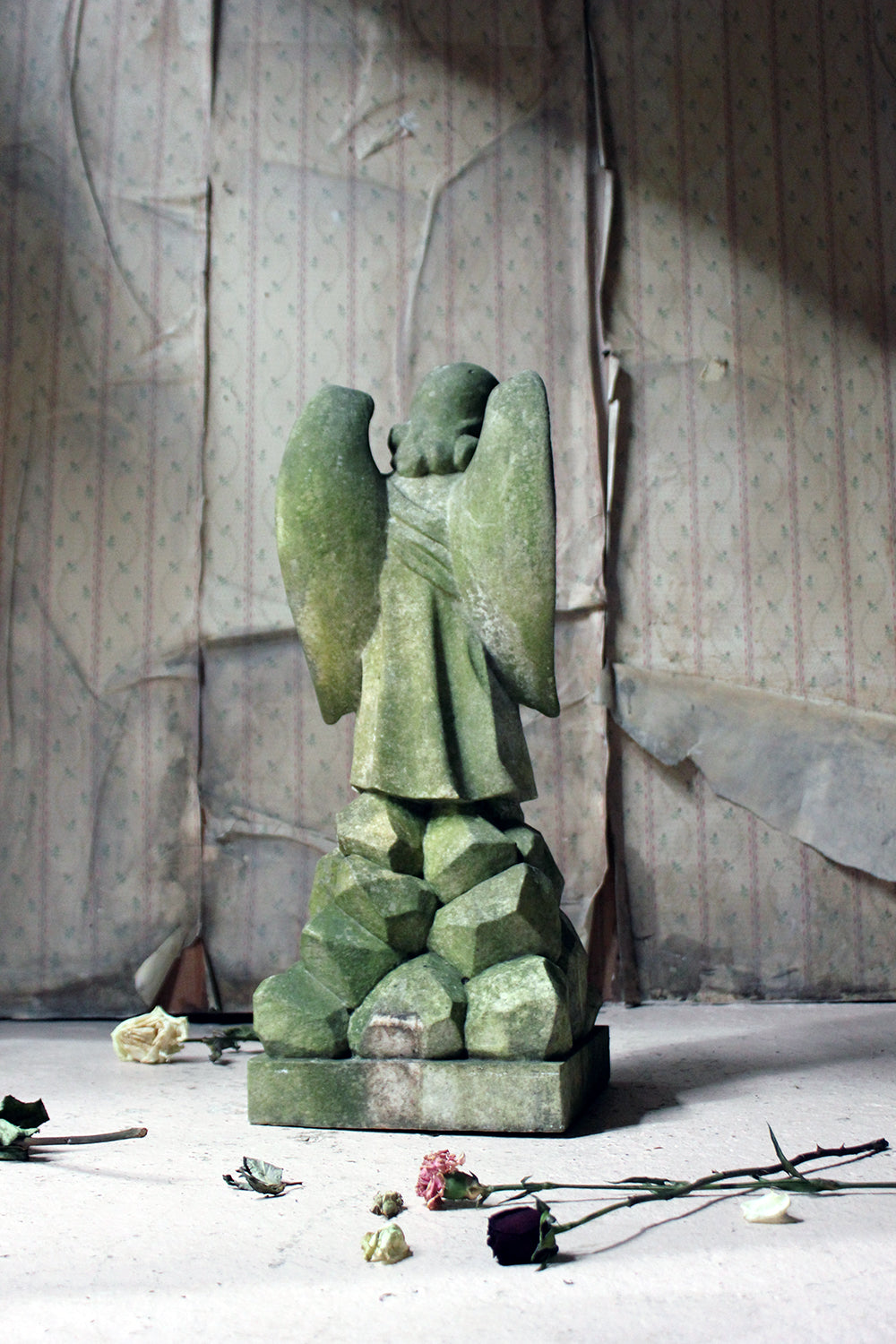 A Finely Carved 19thC White Marble Graveyard Monument of An Angel c.1870