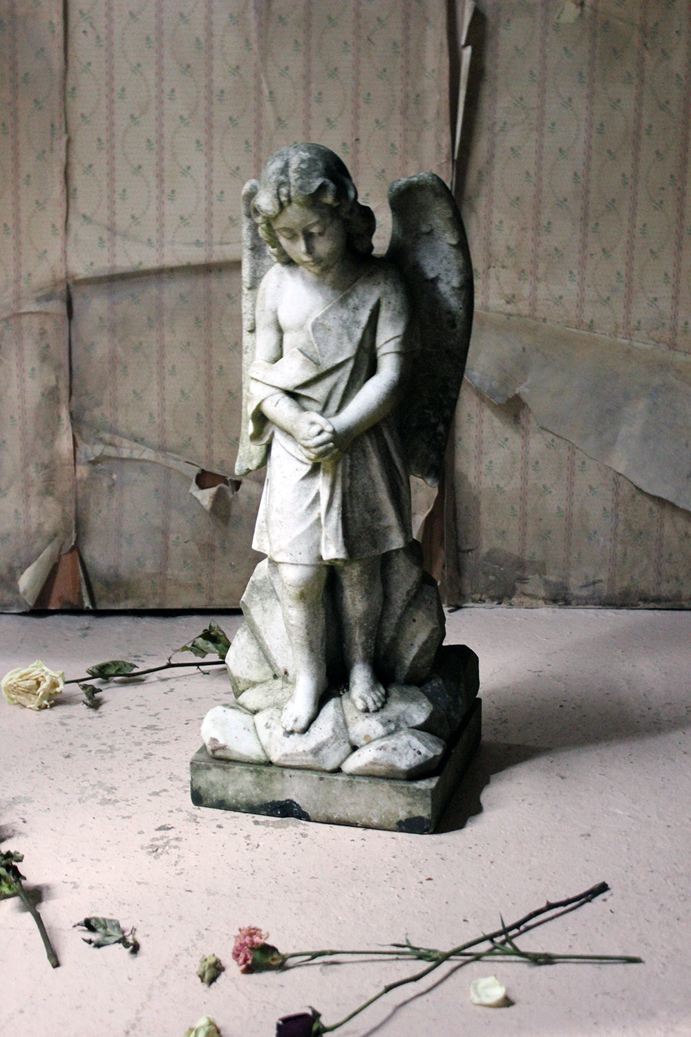 A Finely Carved 19thC White Marble Graveyard Monument of An Angel c.1870