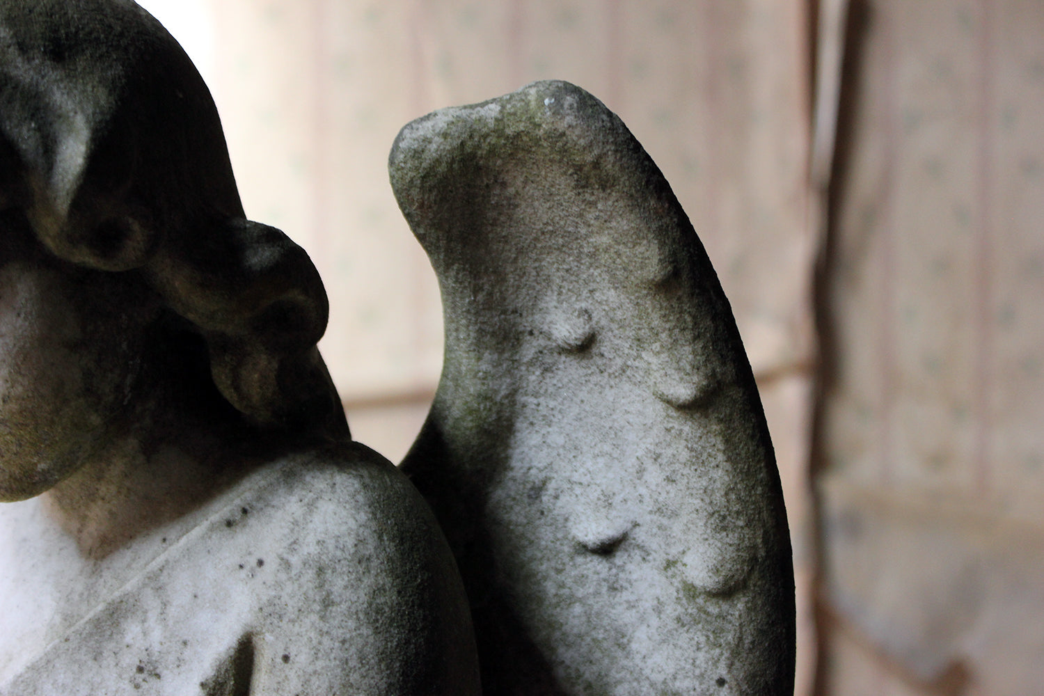 A Finely Carved 19thC White Marble Graveyard Monument of An Angel c.1870