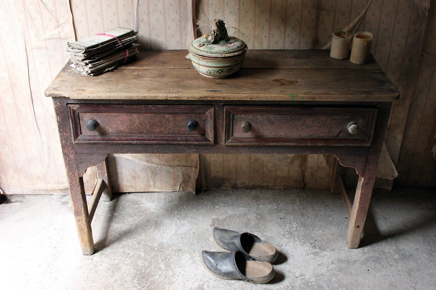 A Beautiful Late George III Painted Oak & Pine Dresser Base c.1810-30